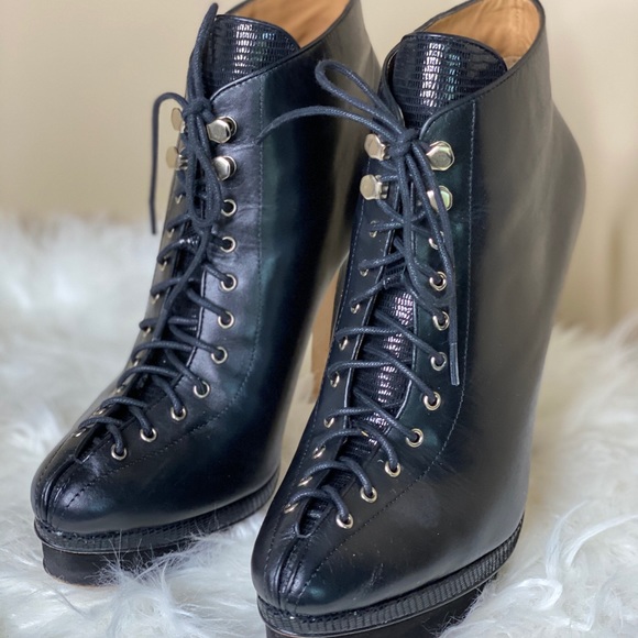 ANN TAYLOR BLACK LEATHER LACE UP BOOTIE - Picture 10 of 12